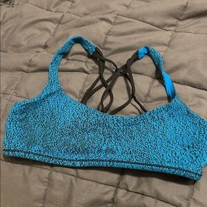 Lululemon free to be sports bra size 8